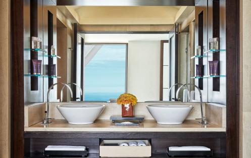 Hotel Arts Barcelona - Executive Sea View Suite Bathroom